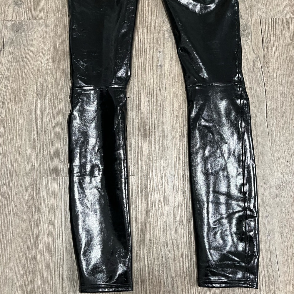 SPANX Women's Faux Patent Leather Shiny Leggings EUC XS Tall - Picture 11 of 11